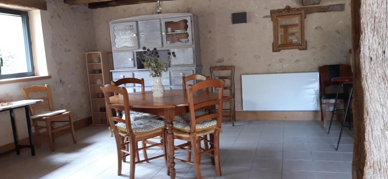 Apartamento Moulin De Ringere Quincay Exterior foto